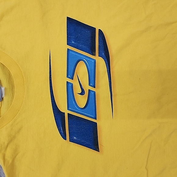 Vintage Nike Tee - Picture 2 of 5